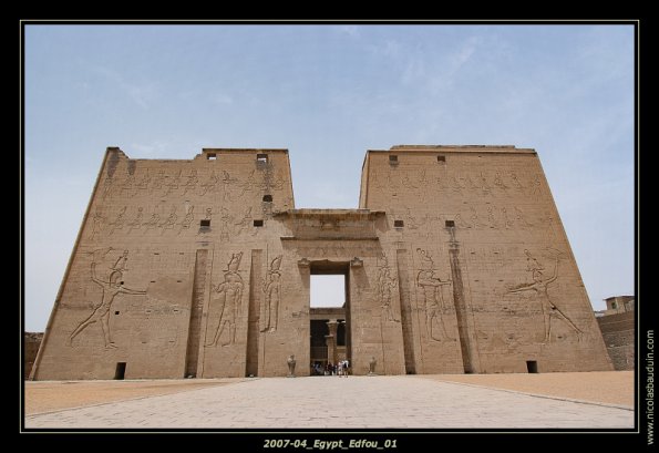 2007-04_Egypt_Edfou_01