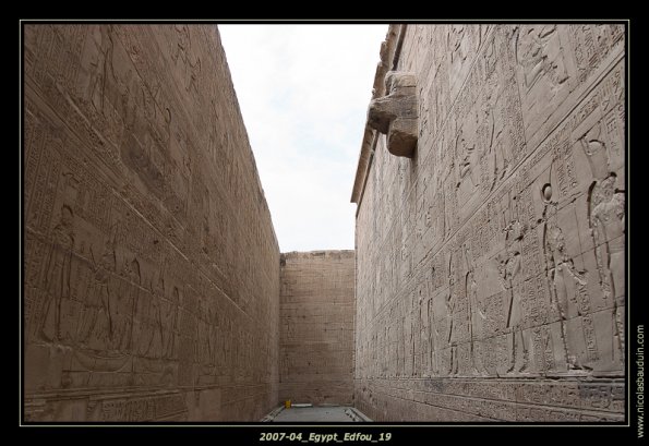 2007-04_Egypt_Edfou_19